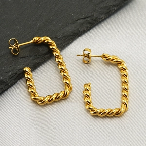 Vintage style gold twisted rectangular earrings made of polished stainless steel