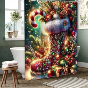 Détail du rideau de douche de Noël avec des motifs de bottes festives et cadeaux de fête