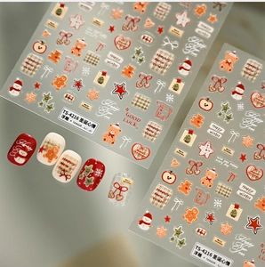 Détail de stickers 5D en relief pour ongles de Noël avec ours mignons, bonshommes de neige