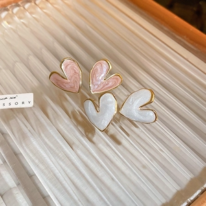 Elegant heart-shaped drop oil stud earrings in pink and pearly white finishes