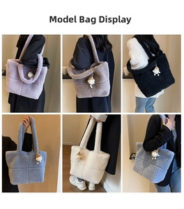 Collage mit Plüsch-Taschen aus Lammwolle in sechs Farben und Bären-Anhänger