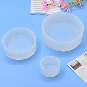 Set di tre stampi rotondi in silicone per mousse di formaggio con pareti strutturate