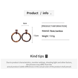 Detailed resin and bamboo earrings size specifications showing 6cm width and 7.5cm length
