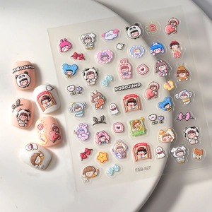 Nahaufnahme von 3D Panda und Hasen Nagelaufklebern mit geprägten Cartoon-Mustern