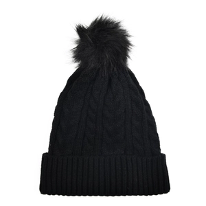 Bonnet en tricot torsadé noir avec pompon en fausse fourrure et revers épais