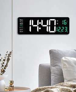 Detalle de la pantalla del reloj de pared de 16 pulgadas con hora, fecha y temperatura