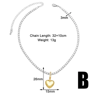 Detail shot of heart necklace with 32+10cm chain length and 13g weight specifications