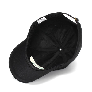 Structure interne de la casquette de baseball noire en coton avec sangle réglable