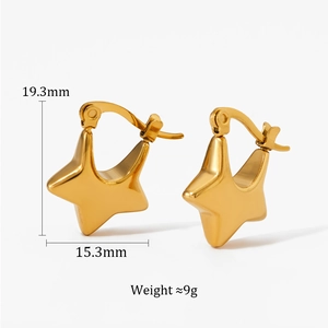 Boucles d'oreilles étoiles dorées polies de 19,3mm par 15,3mm au design épuré chic
