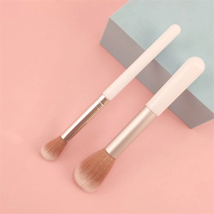 Blush Highlighter Makeup Brush Portable Soft Synthetic Bristles White Plastic Handle Professional Cosmetic Tool