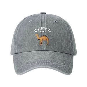 Casquette de baseball vintage en denim délavé gris avec imprimé chameau jaune
