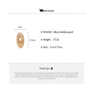 Detailed size specifications of the gold oval textured ring with imitation pearl