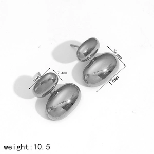 Polished silver pebble earrings showing precise dimensions and weight specifications