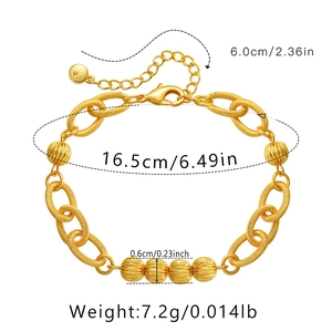Detail view of gold O-chain bracelet showing measurements of 16.5cm length and lobster clasp