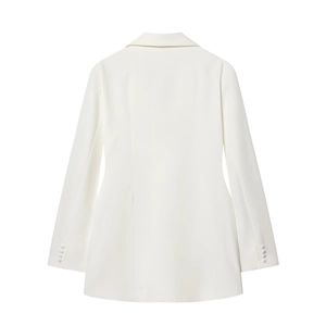 Vue arrière d'une robe blazer blanche à manches longues avec taille cintrée et boutons