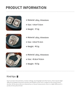 Detailed product specs for rhinestone pearl necklace, earrings, and bracelet set