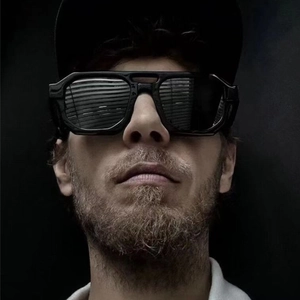 Retro square double-bridge sunglasses with thick black frames for a street fashion look