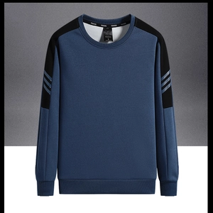 Sweat à col rond pour homme en bleu marine avec empiècements noirs et rayures grises