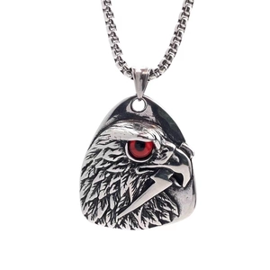 Collier homme pendentif médiator aigle vintage argenté avec détail œil rouge