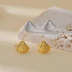 Elegant S925 sterling silver shell-shaped stud earrings in gold and silver finishes
