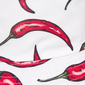 Cappello a secchiello reversibile in cotone bianco con stampa peperoncino e cuciture fini