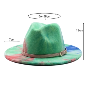 Detail of tie-dye jazz fedora with 56-58cm circumference and golden buckle band