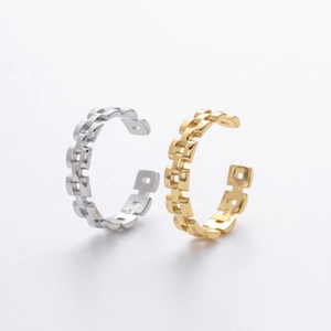 Detail of gold and silver S925 sterling silver chain rings with 925 hallmarks