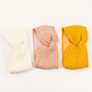 Detailed comparison of knitted headbands in beige pink and yellow with fleece lining