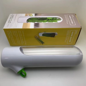 Récipient de conservation pour herbes fraîches blanc et transparent avec son emballage