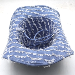 Damen Fischerhut aus Denim im Distressed-Look mit Fransen und verstellbarem Kinnriemen