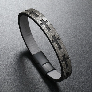 Men's retro braided leather bracelet with vintage cross pattern and magnetic buckle