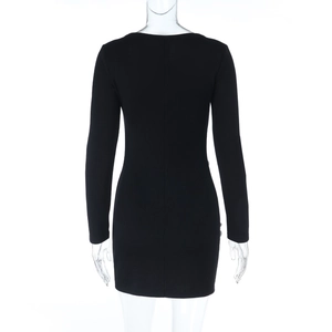 Vue arrière d'une mini robe en maille moulante noire avec détails floraux en 3D