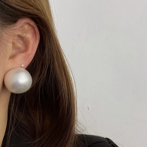Exaggerated large pearl earrings with elegant pearl ball stud for minimalist fashion