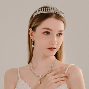 Elegant silver bridal jewelry set with sparkling rhinestone crown necklace and earrings
