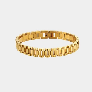 Adjustable golden stainless steel bracelet with classic triple-link business watch design