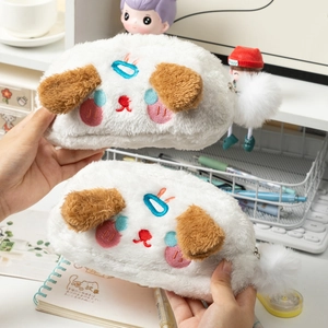 Trousse à maquillage chien en peluche blanche avec yeux bleus et oreilles brunes