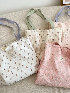 Quilted canvas shoulder bag with sweet cartoon bear and rabbit prints in various soft colors