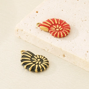 Détails de pendentifs conque en acier 304 avec revêtement émaillé rouge et noir pour bijoux