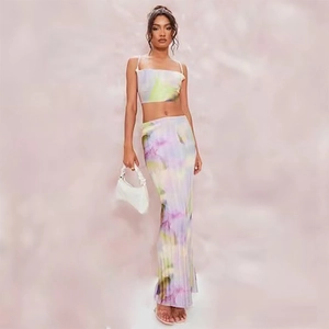 Two-piece pleated floral crop top and maxi skirt set with marble print for women