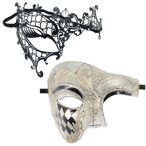 Dettagli della maschera in metallo nero tagliata al laser e maschera argento vintage