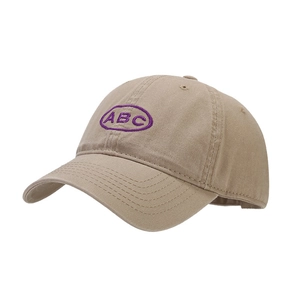 Casquette de baseball en sergé kaki avec logo brodé ABC violet, vue de profil à 45 degrés