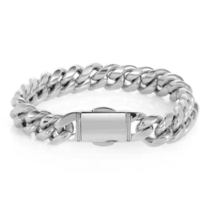 Vue détaillée du bracelet gourmette argenté 12mm en acier inoxydable avec fermoir carré