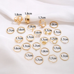 Detailed size chart for 21-piece gold ring set showing diameters 1.6cm 1.7cm and 1.8cm