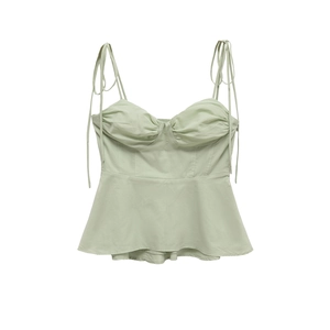 Top a canotta verde salvia da donna con busto arricciato e spalline sottili annodate