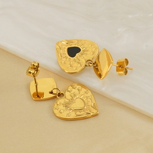 Orecchini a cuore asimmetrici boho in acciaio placcato oro 18K con incisione a raggiera