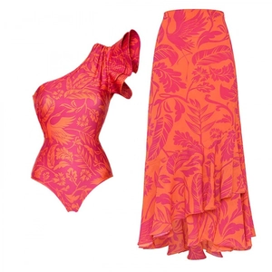 Maillot une épaule à volants avec jupe longue imprimée tropicale pour la plage