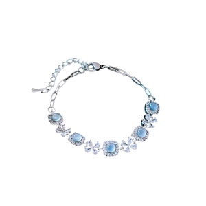Bracelet carré en zircon et œil de chat avec pierres bleues et détails floraux