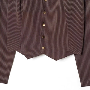 Camicia corta da donna a righe marroni con spalline e bottoni dorati