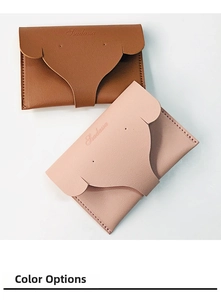 Détail de porte-cartes en cuir PU en forme d'éléphant, marron et rose, coutures précises