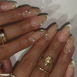 French White Tip Press On Nails 3D Golden Lines Artificial Pearls Rhinestones Almond Shape Artificial Finger Nails For Women Elegant Manicure